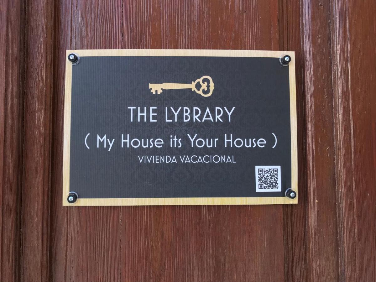 The Library Валенсія Екстер'єр фото